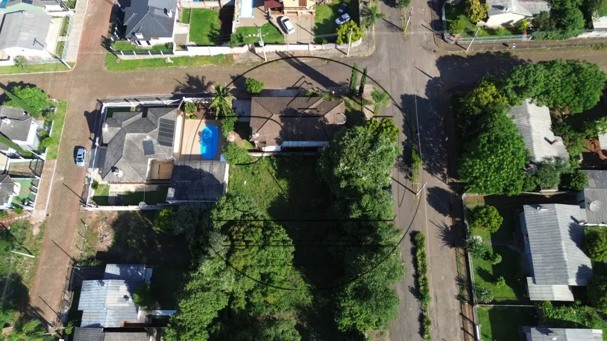 LOTE 002 - Lote urbano, com área de 501,975m², na Avenida Central do Jacuí
