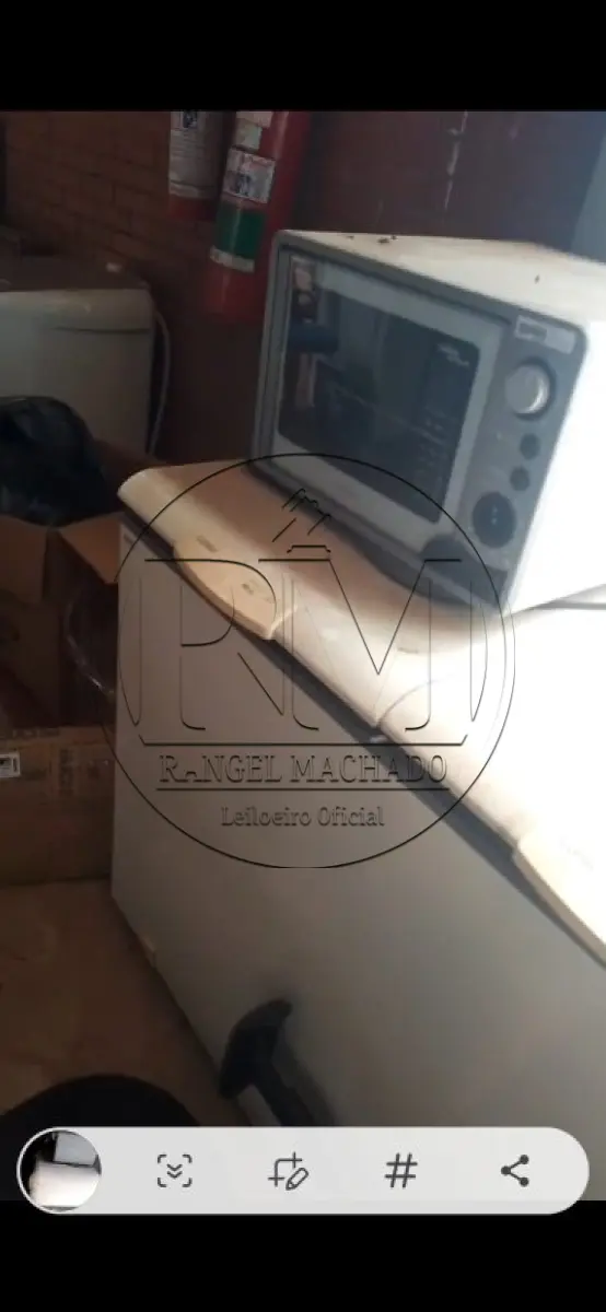 LOTE 024 - Sucata de bens diversos, ferro e metais.
