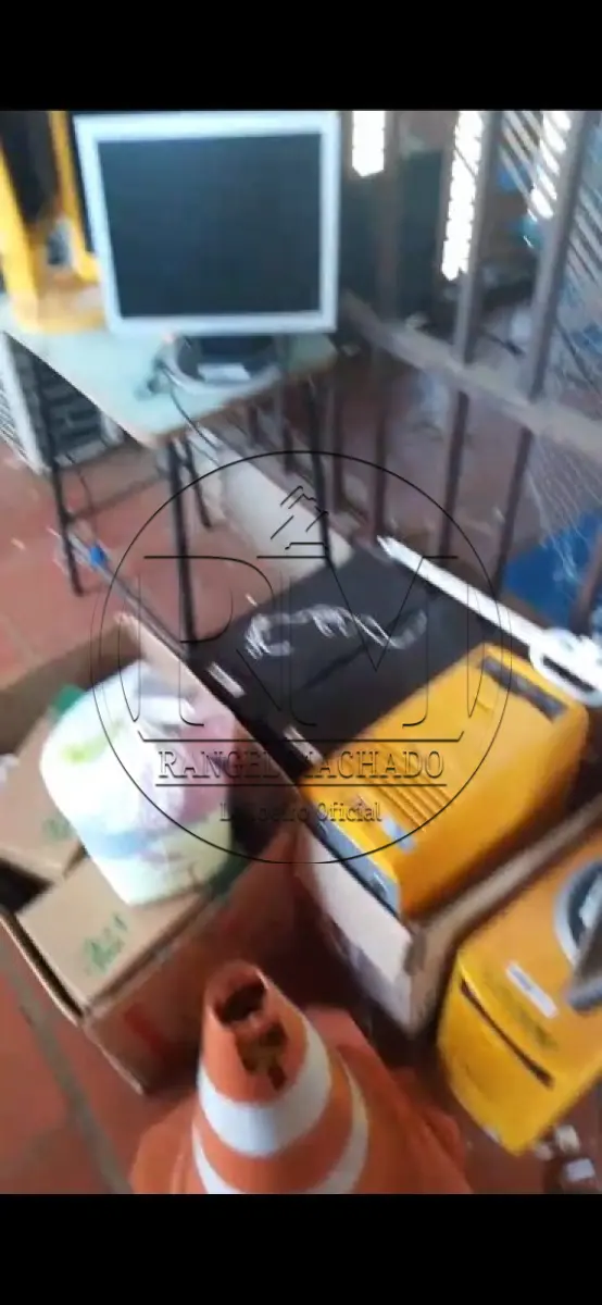 LOTE 023 - Sucata de diversos itens de informática