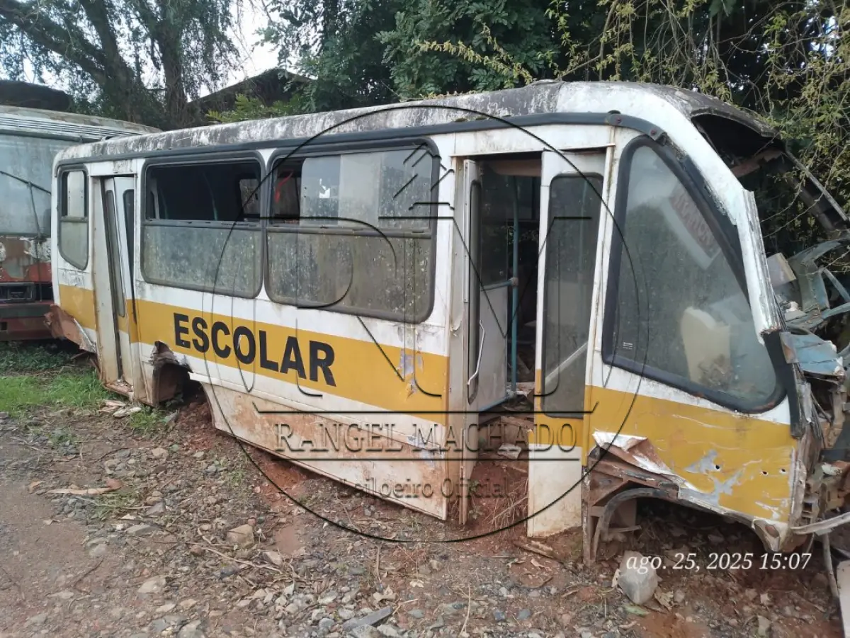 LOTE 013 - Ônibus Marcopolo Senior Urbano GV, ano/modelo 1989/1990