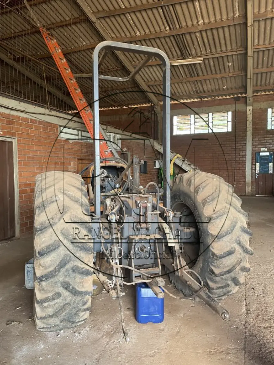 LOTE 014 - Trator BUDNY 8540, 4x4