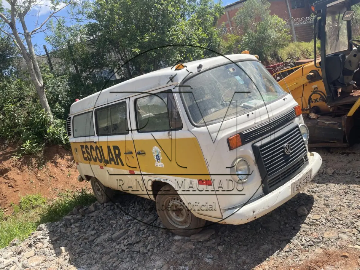 LOTE 008 - VW/KOMBI, ano/modelo: 2011/2012