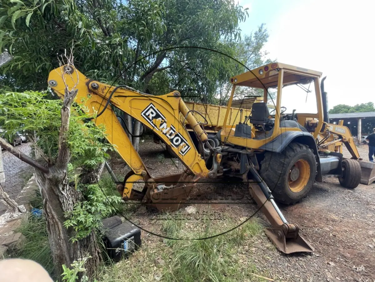 LOTE 016 - Retroescavadeira marca Randon, RK406B, ano 2010