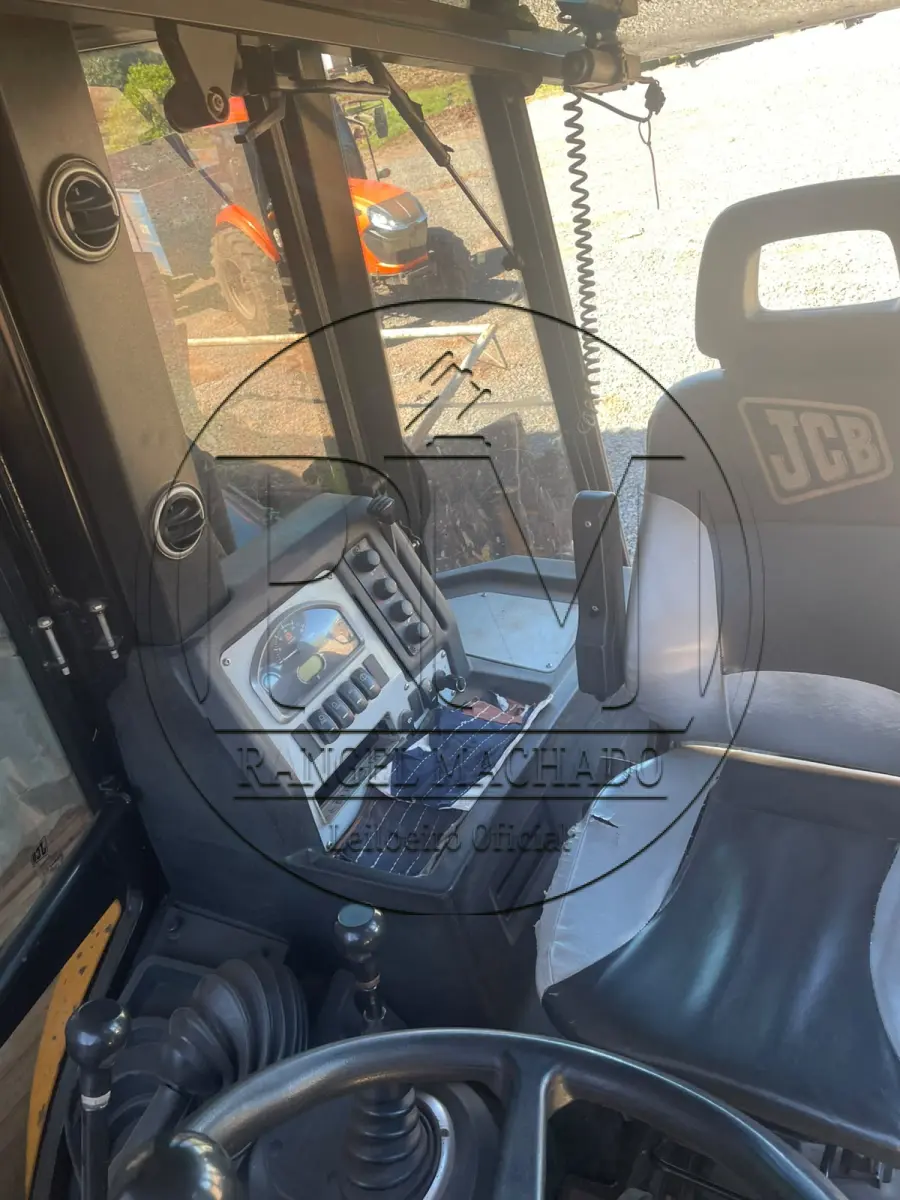 LOTE 004 - Retroescavadeira MR/JCB 3CX 2WS4WD, 2022/2022