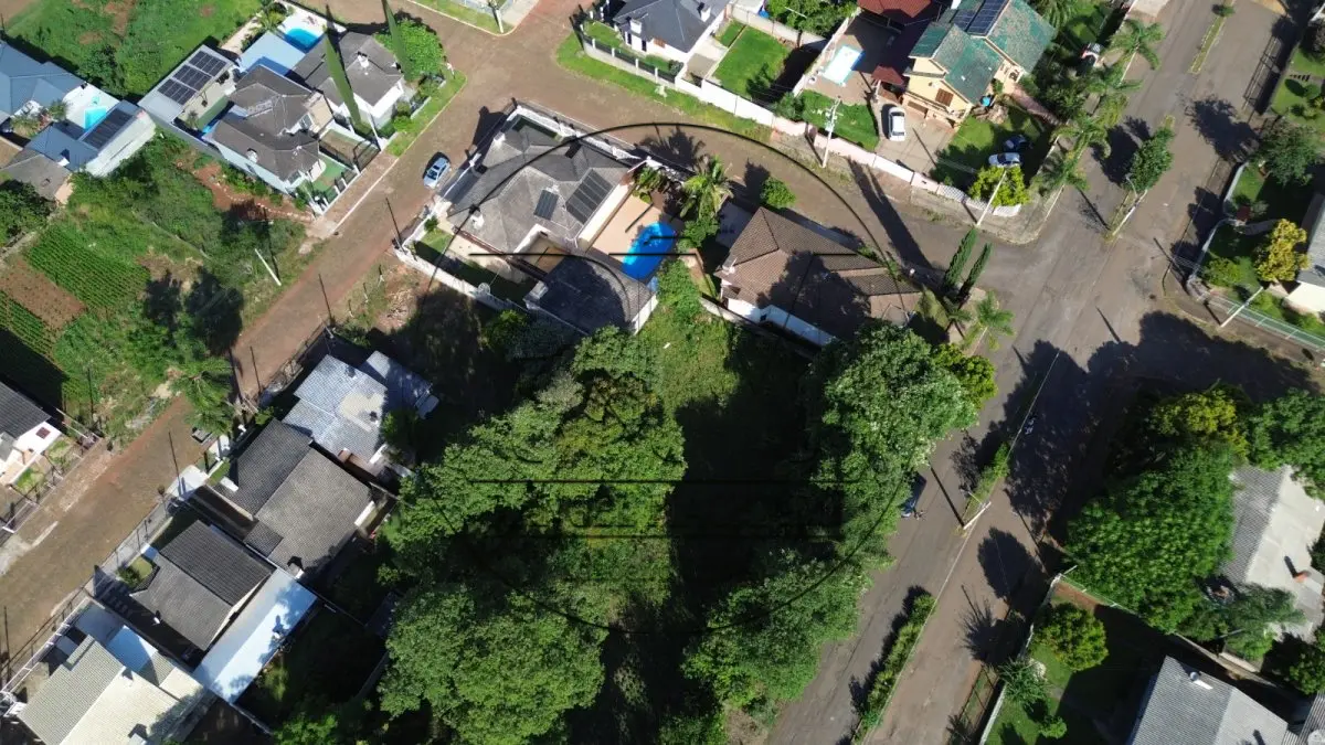 LOTE 002 - Lote urbano, com área de 501,975m², na Avenida Central do Jacuí