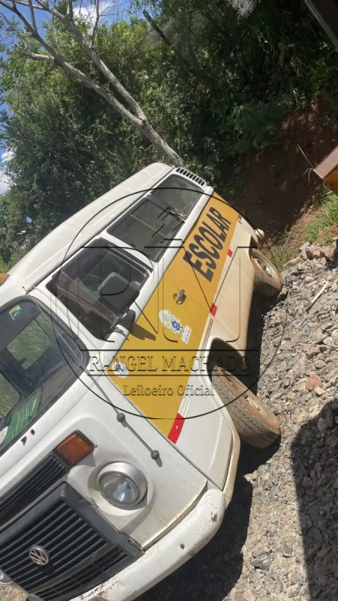 LOTE 008 - VW/KOMBI, ano/modelo: 2011/2012