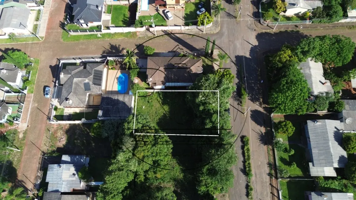 LOTE 002 - Lote urbano, com área de 501,975m², na Avenida Central do Jacuí
