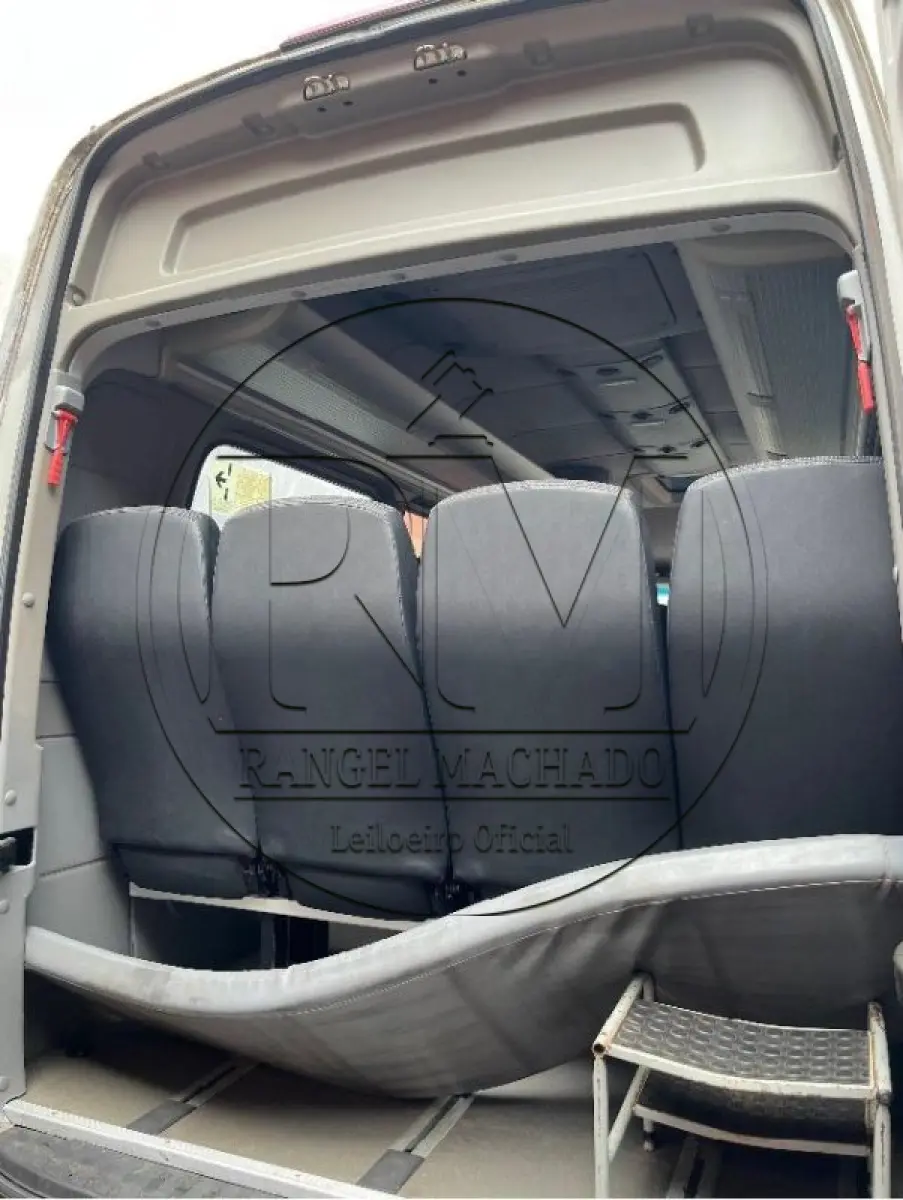 LOTE 004 - Sprinter 515 CDI, 21 passageiros, ano 2013