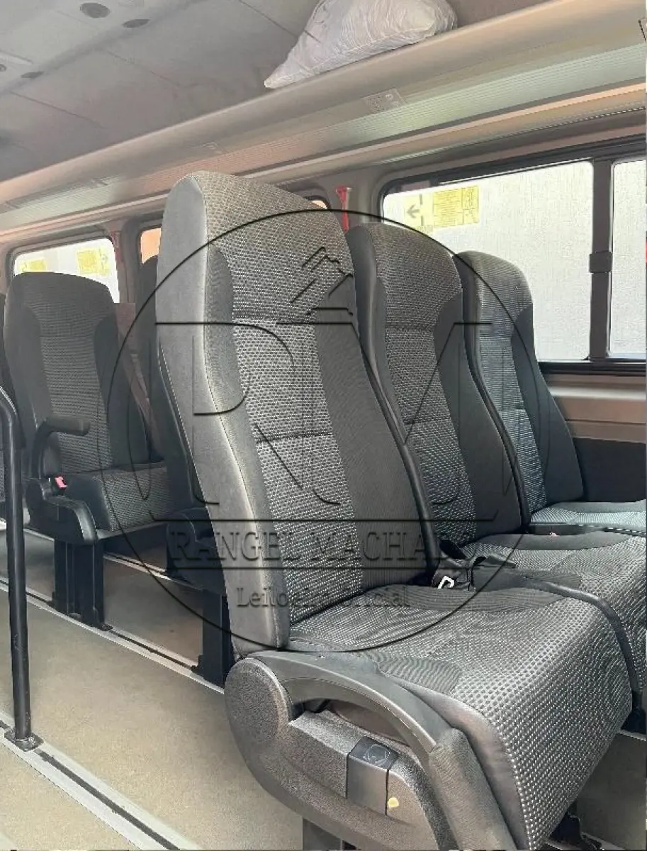 LOTE 004 - Sprinter 515 CDI, 21 passageiros, ano 2013