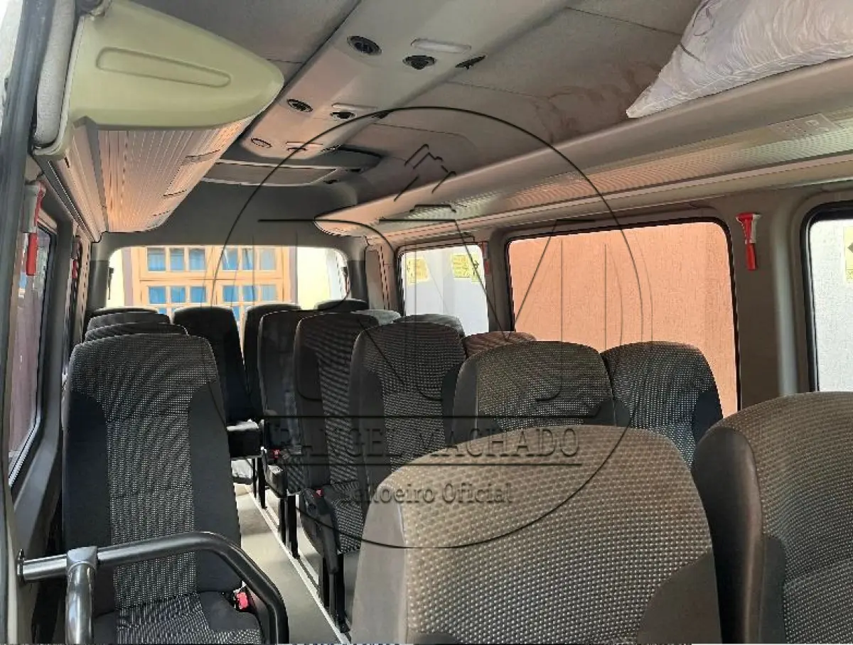 LOTE 004 - Sprinter 515 CDI, 21 passageiros, ano 2013